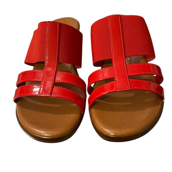 Italian Shoemakers Women's Red Wedge One Stretch and Two Faux Patent Straps 7.5 - Picture 2 of 7